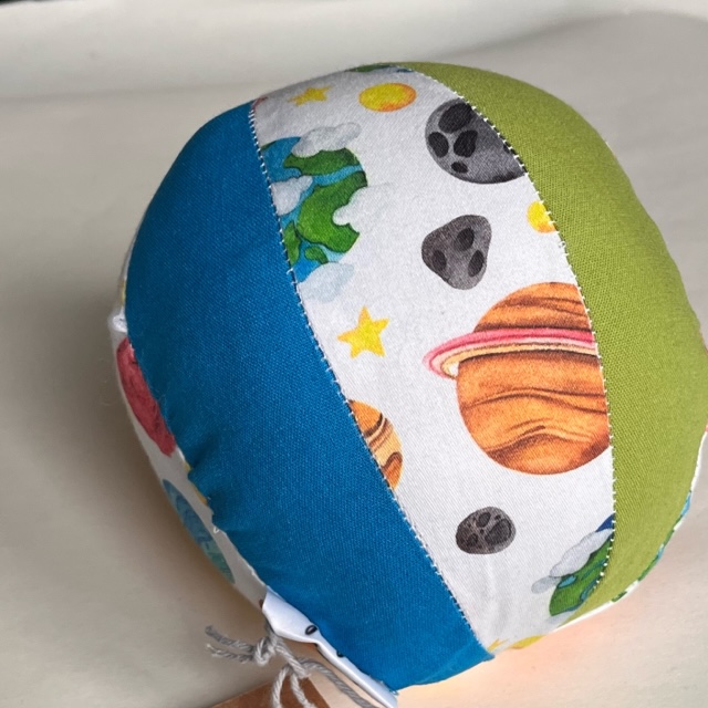 Foto 2 bij artikel "Baby speelbal 'Planeten'".